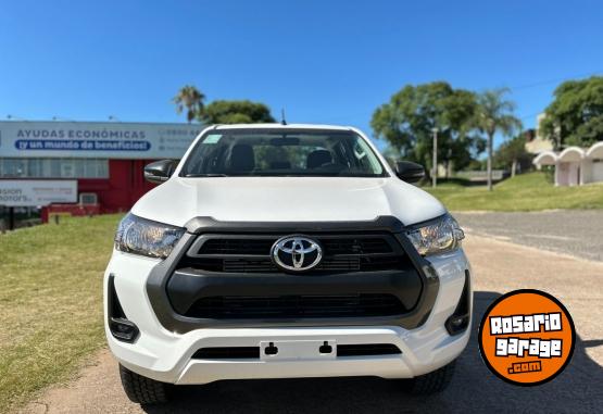 Camionetas - Toyota HILUX 2.8 SR MT 2024 Diesel 0Km - En Venta