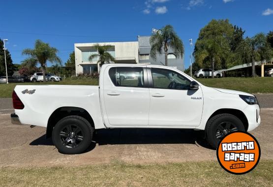 Camionetas - Toyota HILUX 2.8 SR MT 2024 Diesel 0Km - En Venta