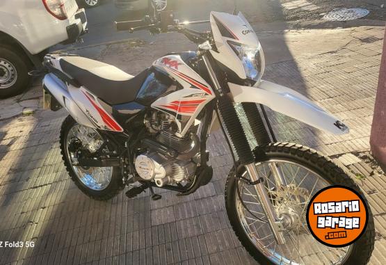 Motos - Corven Trax 250 2022 Nafta 5000Km - En Venta