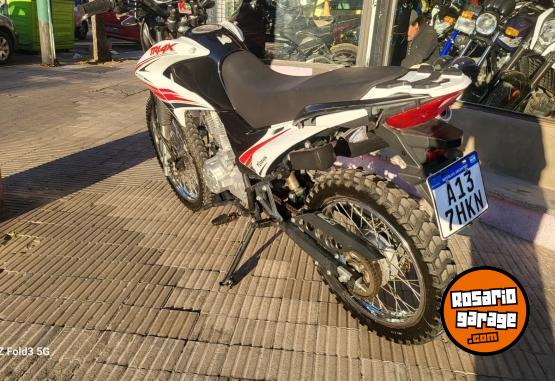 Motos - Corven Trax 250 2022 Nafta 5000Km - En Venta