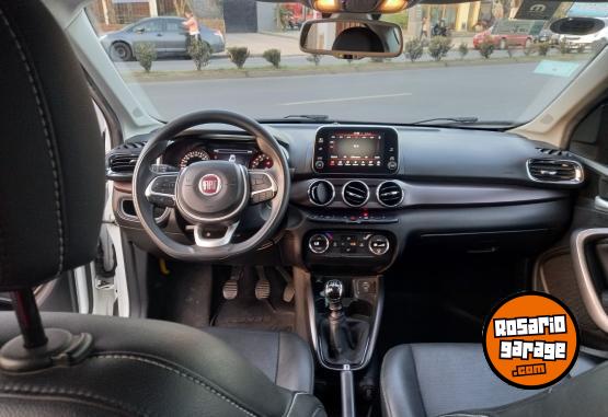 Autos - Fiat Cronos 2020 GNC 80000Km - En Venta