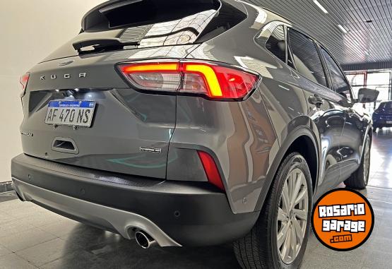 Camionetas - Ford Kuga Titanium 4x4 Hibrida 2022 Nafta 46000Km - En Venta