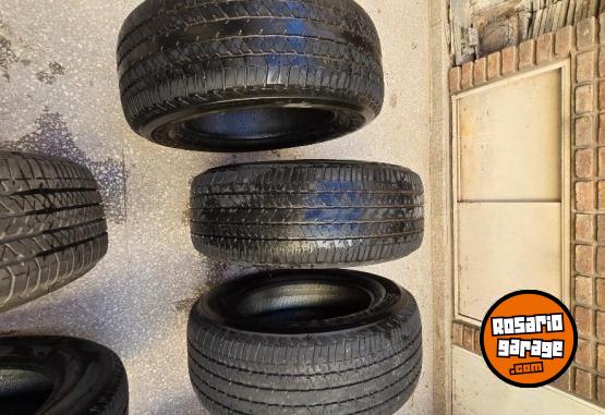 Accesorios para Autos - vendo 5 cubiertas bridgestone dueler 265-60/R18 - En Venta