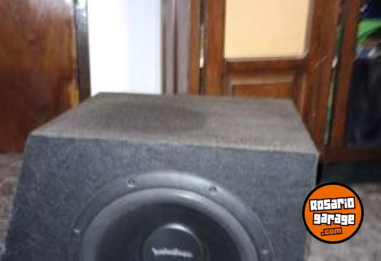 Accesorios para Autos - Potencia BOSS + subwoofer - En Venta