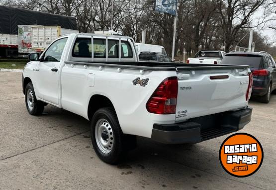 Camionetas - Toyota Hilux 2023 Diesel 1400Km - En Venta