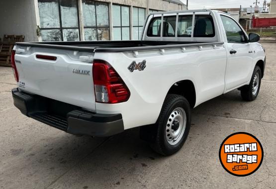 Camionetas - Toyota Hilux 2023 Diesel 1400Km - En Venta