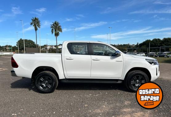 Camionetas - Toyota HILUX 2.8 4X4 SRV AT 2024 Diesel 0Km - En Venta