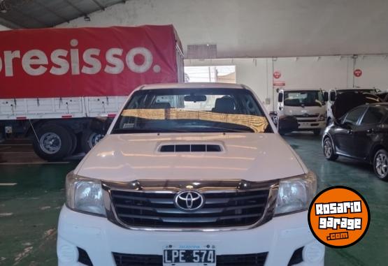 Camionetas - Toyota Hilux 4x2 DX 2012 Diesel 245000Km - En Venta