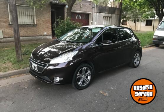 Autos - Peugeot 208 feline 2013 Nafta 144000Km - En Venta