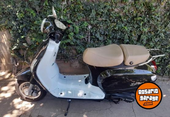 Motos - Motomel Scooter. Strato Euro 150 2022 Nafta 12000Km - En Venta