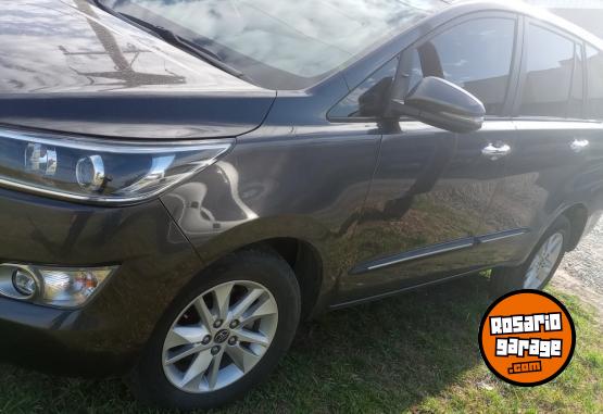 Camionetas - Toyota Innova 2018 Nafta 105000Km - En Venta