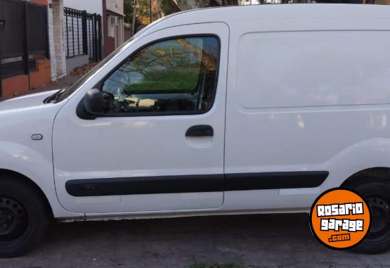 Utilitarios - Renault Kangoo 2016 GNC 220000Km - En Venta