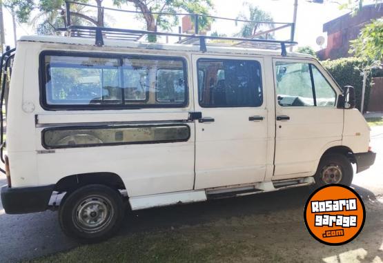 Utilitarios - Renault trafic 1993 Diesel 111111Km - En Venta