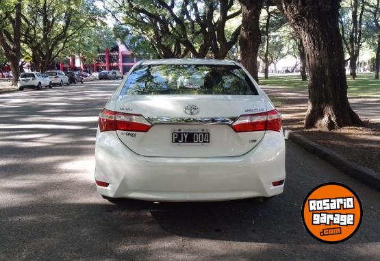 Autos - Toyota Corolla AT 2015 Nafta 168000Km - En Venta