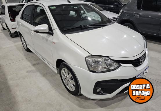 Autos - Toyota Etios 1.5 XLS manual 6ta 2017 Nafta 182000Km - En Venta