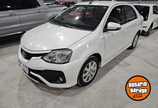 Autos - Toyota Etios 1.5 XLS manual 6ta 2017 Nafta 182000Km - En Venta