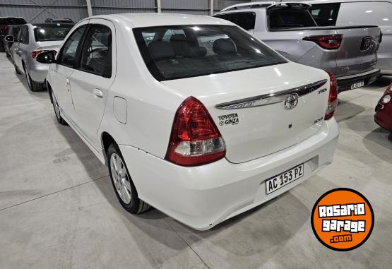 Autos - Toyota Etios 1.5 XLS manual 6ta 2017 Nafta 182000Km - En Venta