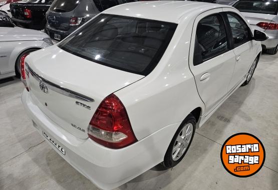 Autos - Toyota Etios 1.5 XLS manual 6ta 2017 Nafta 182000Km - En Venta