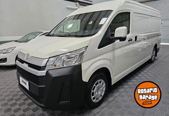 Utilitarios - Toyota Hiace l2h2 at 2023 Diesel 3000Km - En Venta