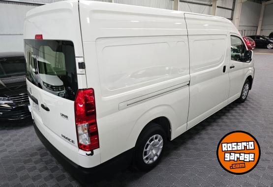 Utilitarios - Toyota Hiace l2h2 at 2023 Diesel 3000Km - En Venta