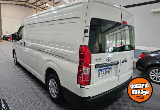 Utilitarios - Toyota Hiace l2h2 at 2023 Diesel 3000Km - En Venta