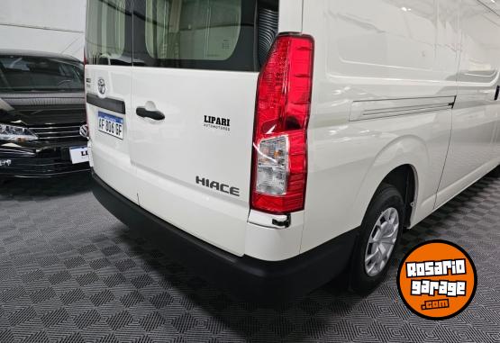 Utilitarios - Toyota Hiace l2h2 at 2023 Diesel 3000Km - En Venta