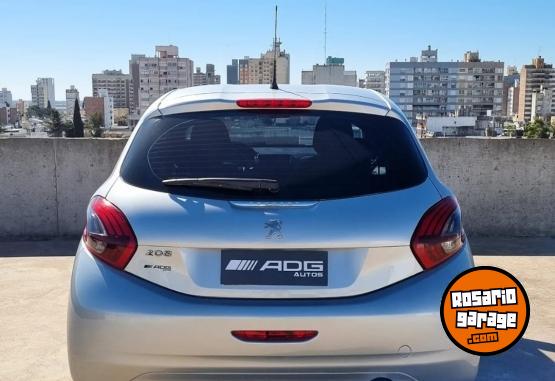 Autos - Peugeot 208 Active 1.6 MT 2017 Nafta 94500Km - En Venta