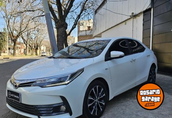 Autos - Toyota Corolla SEG 2018 Nafta 100000Km - En Venta