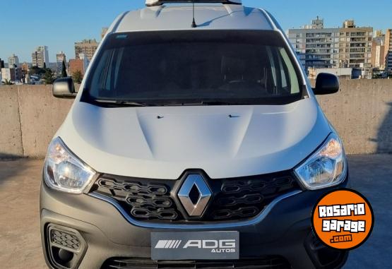 Utilitarios - Renault Kangoo EXPRESS 1.6 2024 Nafta 3800Km - En Venta