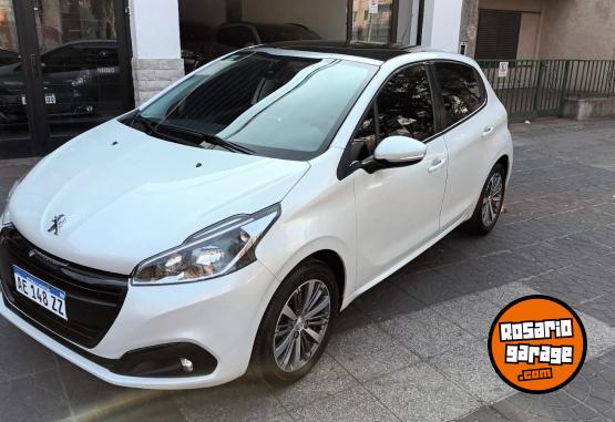 Autos - Peugeot 208 2020 Nafta 60000Km - En Venta