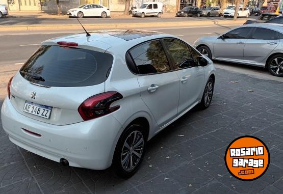 Autos - Peugeot 208 2020 Nafta 60000Km - En Venta