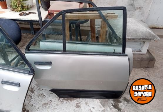 Accesorios para Autos - Vendo 4 puertas de Peugeot 504 - En Venta