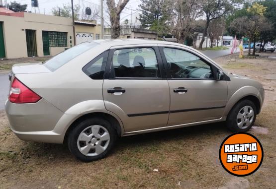 Autos - Ford Fiesta Max 2008 Nafta 220000Km - En Venta