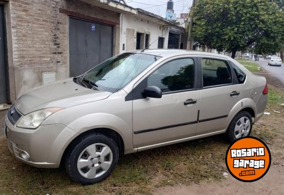 Autos - Ford Fiesta Max 2008 Nafta 220000Km - En Venta