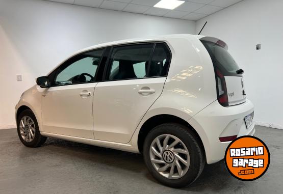 Autos - Volkswagen HIGH UP 5P 2017 Nafta 102858Km - En Venta