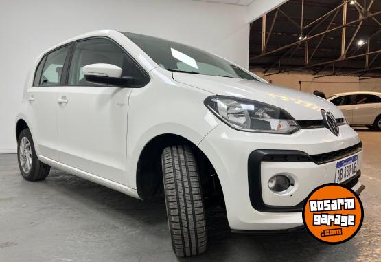 Autos - Volkswagen HIGH UP 5P 2017 Nafta 102858Km - En Venta