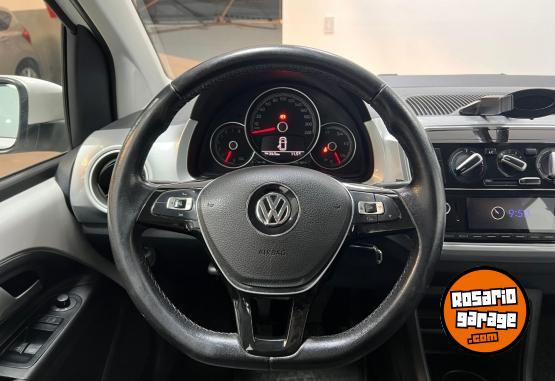 Autos - Volkswagen HIGH UP 5P 2017 Nafta 102858Km - En Venta