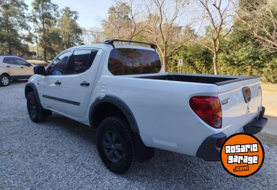 Camionetas - Mitsubishi MITSUBISHI OUTDOOR 4X4 2016 Diesel 110000Km - En Venta