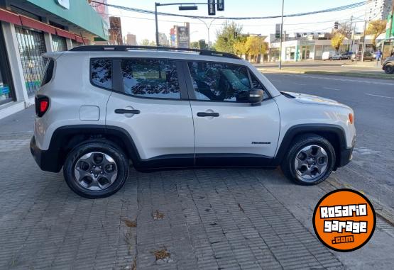 Camionetas - Jeep RENEGADE SPORT PLUS 2017 Nafta 95000Km - En Venta