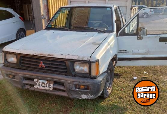 Camionetas - Mitsubishi L200 1998 Diesel 405000Km - En Venta