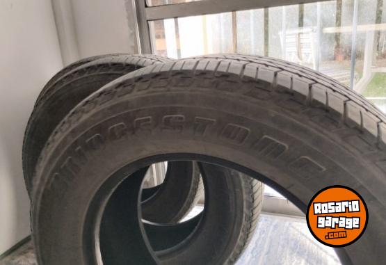 Accesorios para Autos - Vendo 3 neumticos Bridgestone Dueler 265/60 R18 Impecables! - En Venta