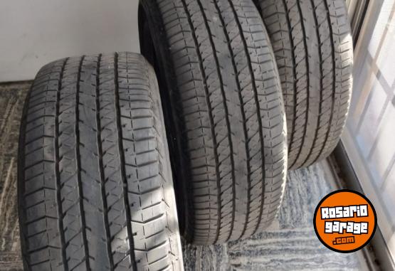 Accesorios para Autos - Vendo 3 neumticos Bridgestone Dueler 265/60 R18 Impecables! - En Venta