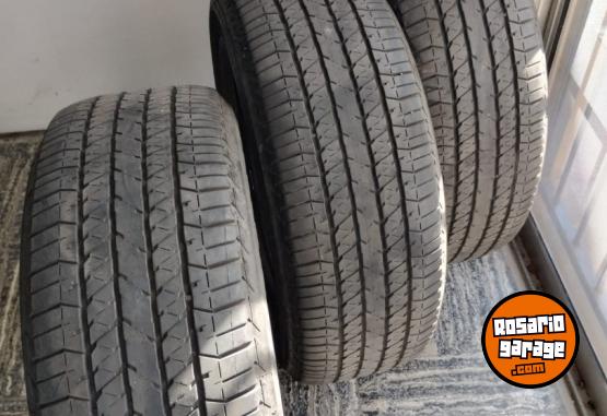 Accesorios para Autos - Vendo 3 neumticos Bridgestone Dueler 265/60 R18 Impecables! - En Venta