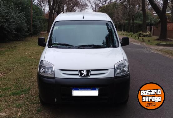 Utilitarios - Peugeot Partner 2017 Diesel 128000Km - En Venta