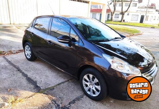 Autos - Peugeot 208 2014 Nafta 98000Km - En Venta