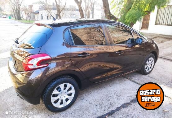 Autos - Peugeot 208 2014 Nafta 98000Km - En Venta