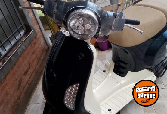 Motos - Motomel STRATO EURO 150 2021 Nafta 2600Km - En Venta