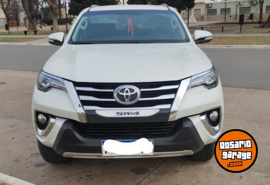 Camionetas - Toyota SW4 2017 Diesel 100000Km - En Venta