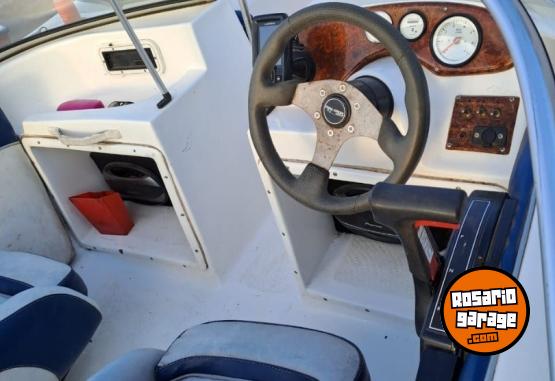 Embarcaciones - OFERTA !! lancha tracker 5.2m  naval center , motor 60 hp 2 tiempos 2013 . - En Venta