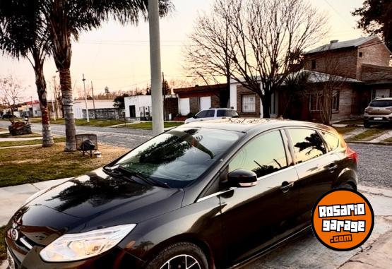 Autos - Ford Focus Titanium 2014 Nafta 82500Km - En Venta